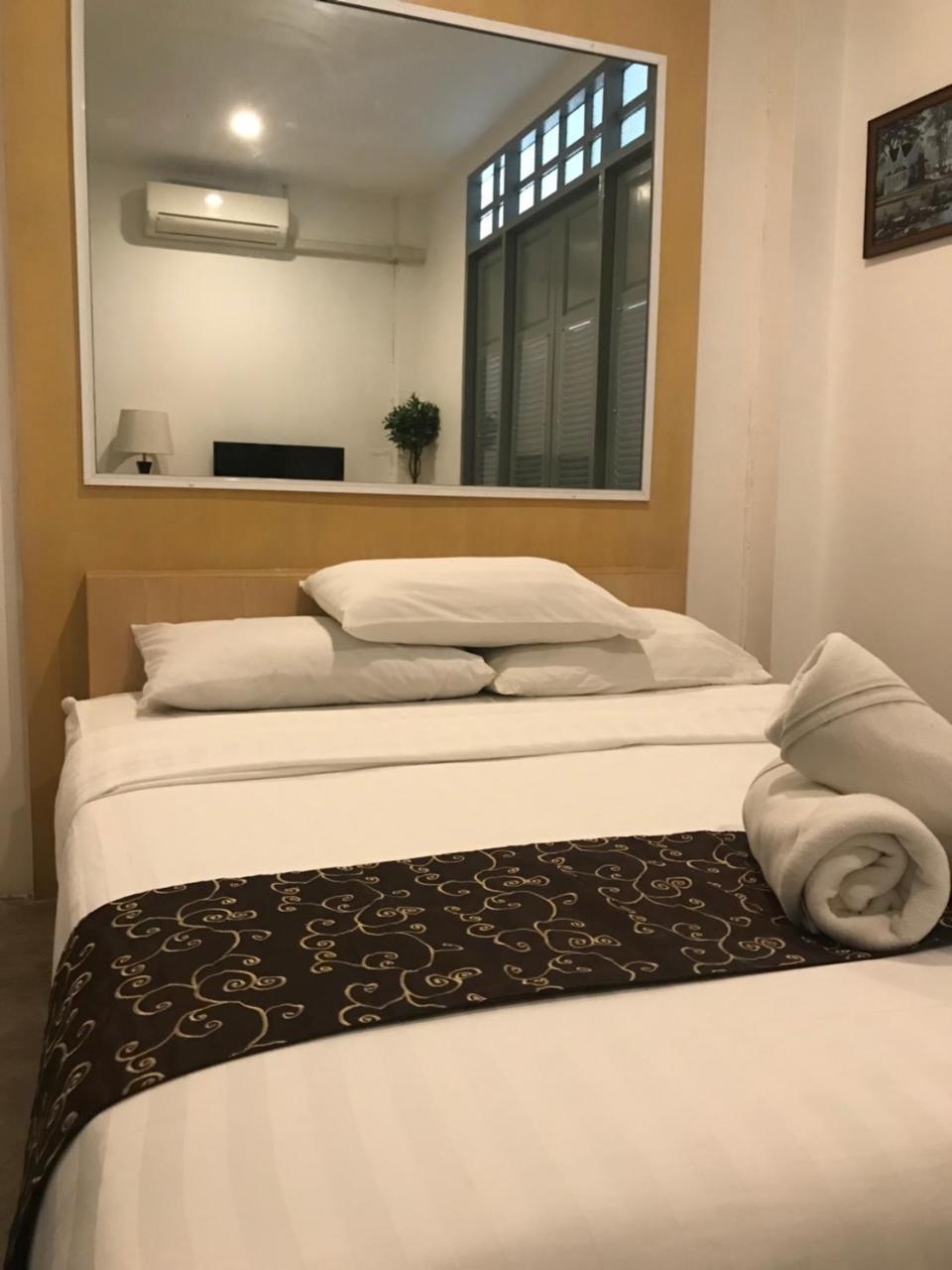 Jindabyne Cafe & Hostel Чиангмай Экстерьер фото